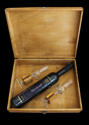 Hárslevelű pálinka díszdobozban